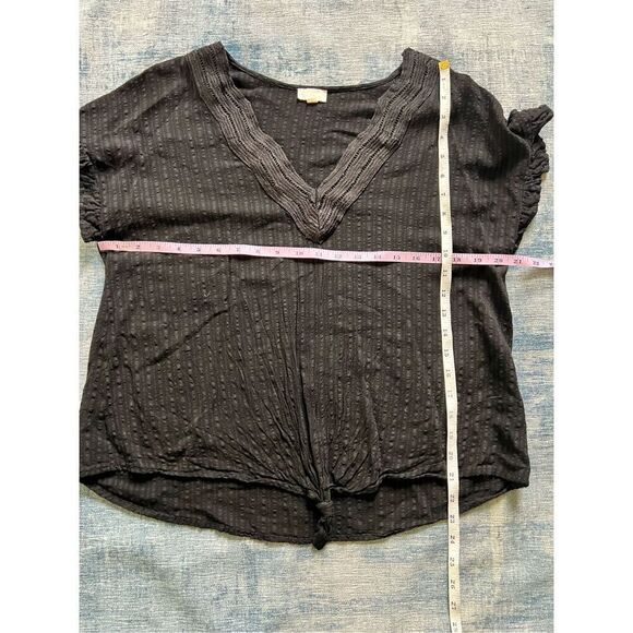 Hem & Thread Black Textured Stripe V Neck Tie Front Ruffle Sleeve Tee Large - Picture 7 of 7